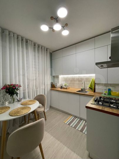 2-к. квартира, 54 м², 4/9 эт.