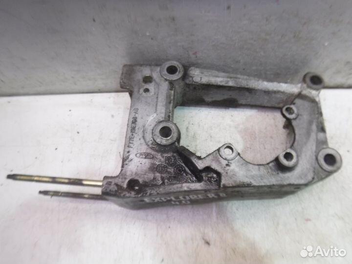 Кронштейн гидроусилителя Ford Explorer II