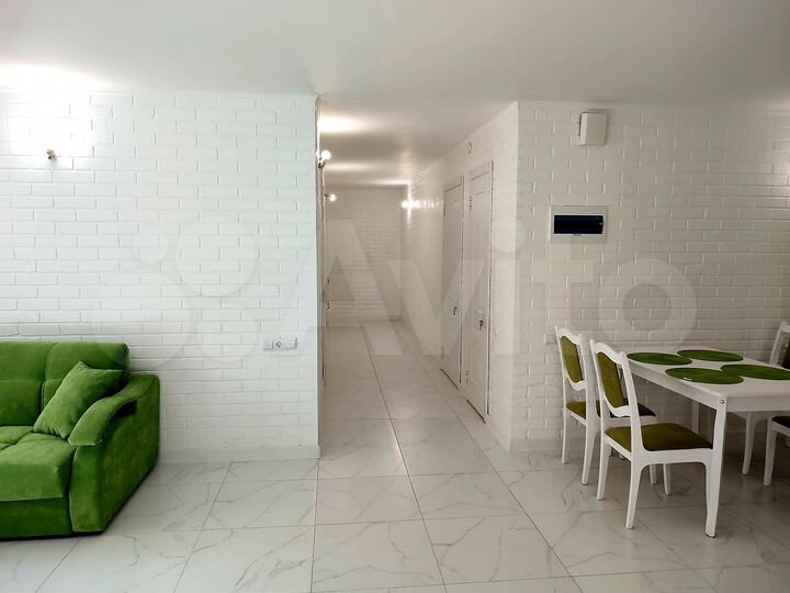 3-к. квартира, 100 м², 1/3 эт.