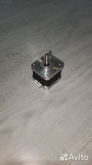 Шаговый двигатель nema 17 17Hs4401