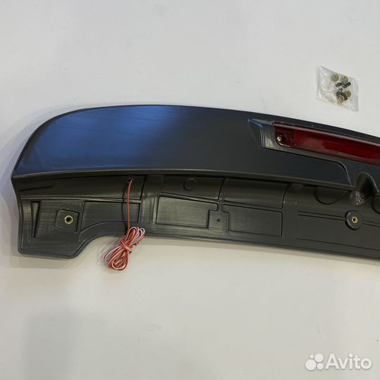 Спойлер на заднюю дверь Toyota Fielder 140