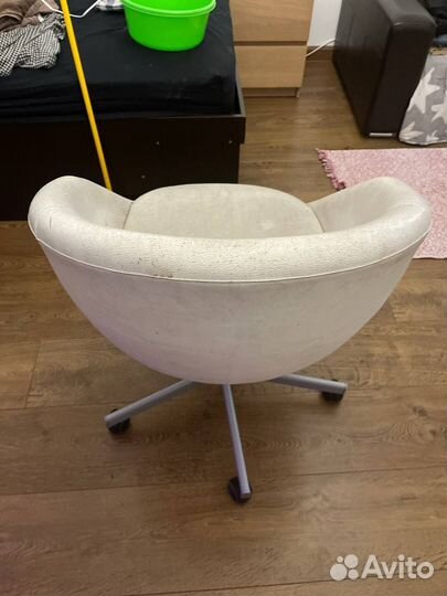 Старое драное кресло