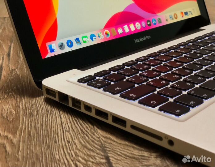 Бизнес-ноутбук Apple MacBook Pro 13 Core i5 SSD