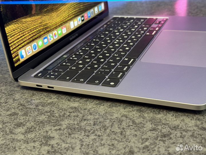 MacBook Pro 13 M1/8GB/256 24 цикла полный комплект