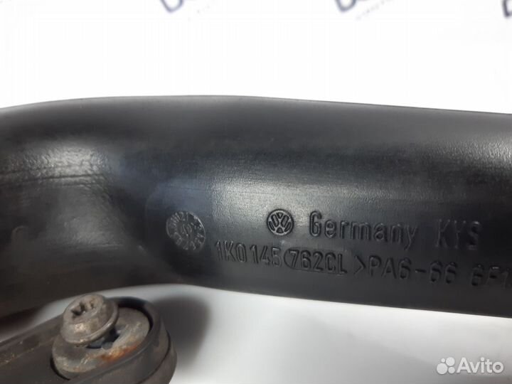 Патрубок интеркулера Volkswagen Passat B6 2.0 TDI