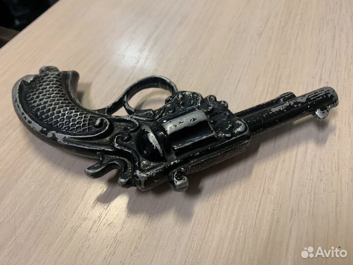 Пистолет декоративный литье