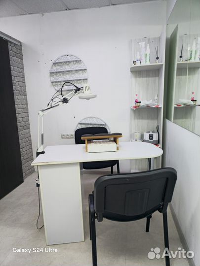 Полка для лаков