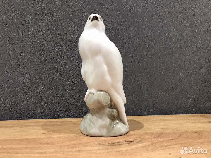 Птица. Фарфоровая статуэтка 