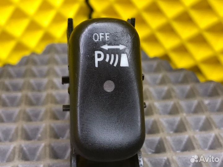 Кнопка парктроника Mercedes-Benz E-Class S210 M112