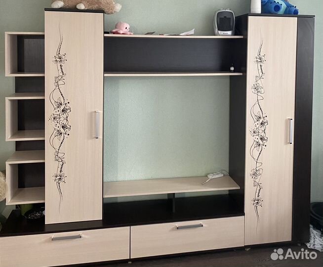 Стенка в гостиную бу