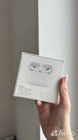 Коробка от airpods pro