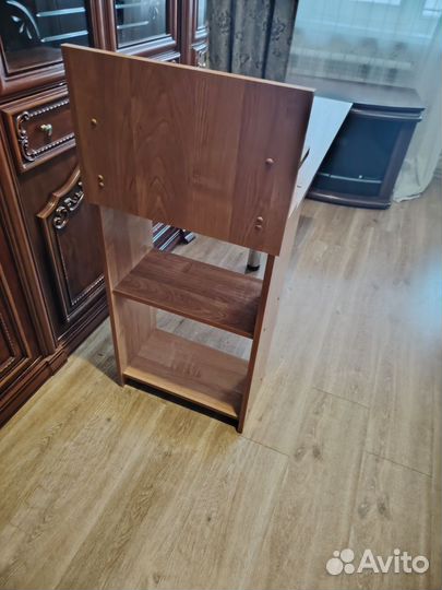 Маникюрный стол