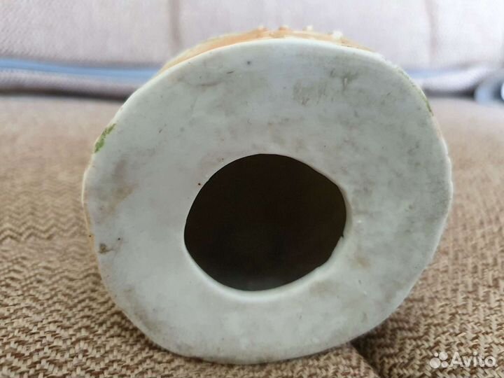 Фарфоровая статуэтка Дама в шляпе