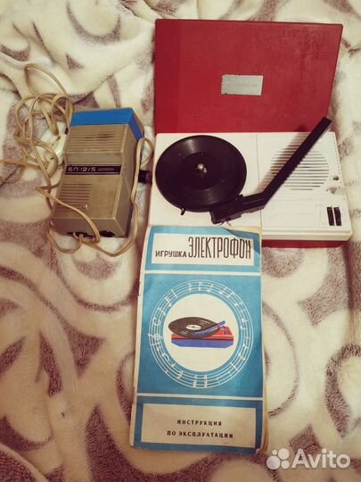 Проигрыватель пластинок мини (раритет)
