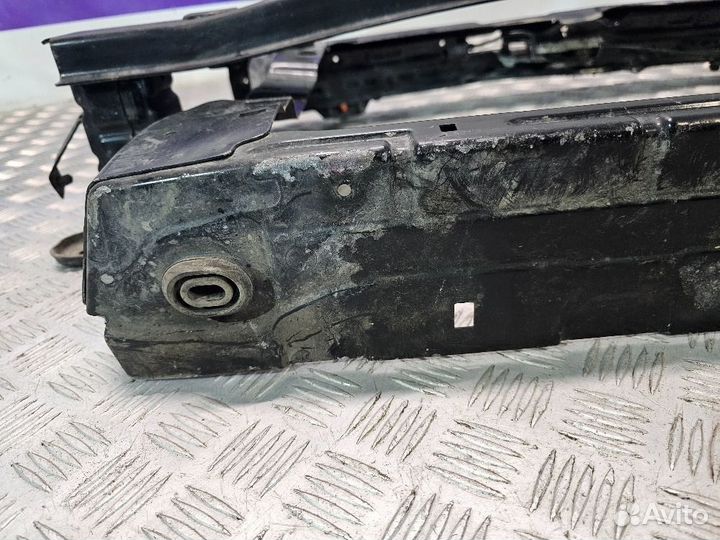 Панель передняя, телевизор Skoda Yeti