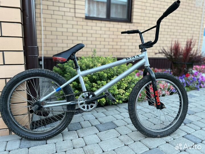 Трюковой велосипед BMX