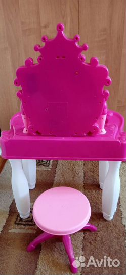 Детский туалетный столик с зеркалом
