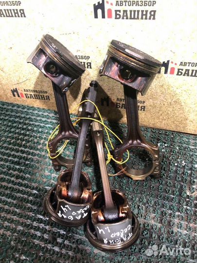 Поршень с шатуном Skoda Fabia cggb 2012