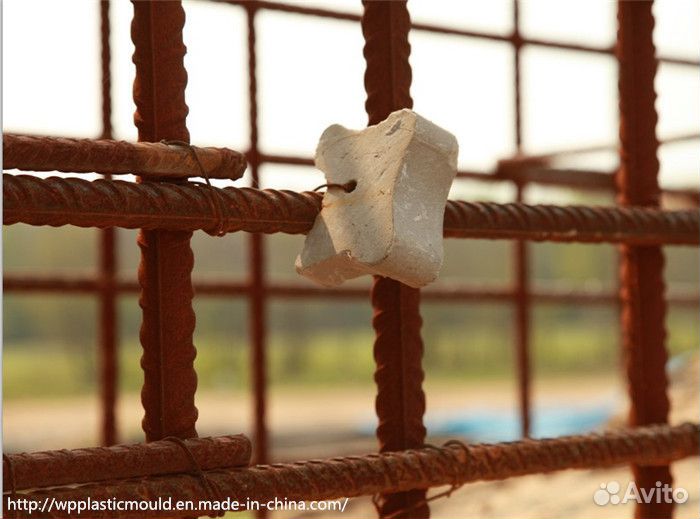 Пластиковая прес-форма для бетонних разделителей