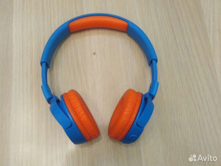 Беспроводные наушники jbl