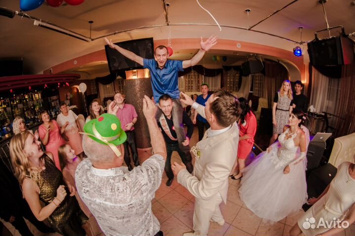 Ведущий, живая музыка, DJ