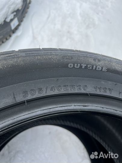 Tracmax X-Privilo RS01+ 305/40 R20