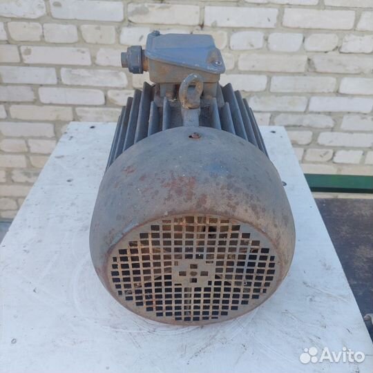 Двигатель асинхронный