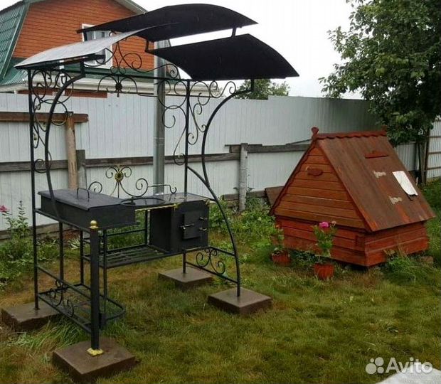 Мангал с крышей