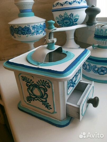 Кофемолка старинная авторская работа