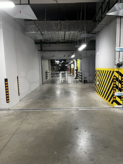 Машиноместо, 18 м²