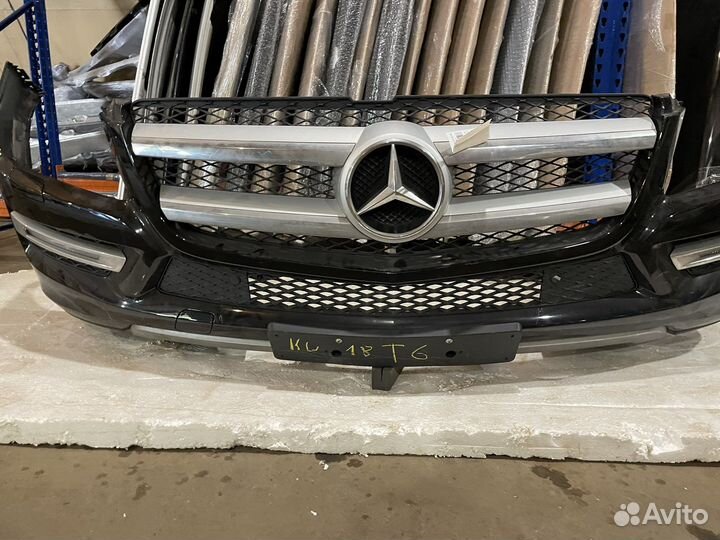 Передний бампер Mercedes GL x166