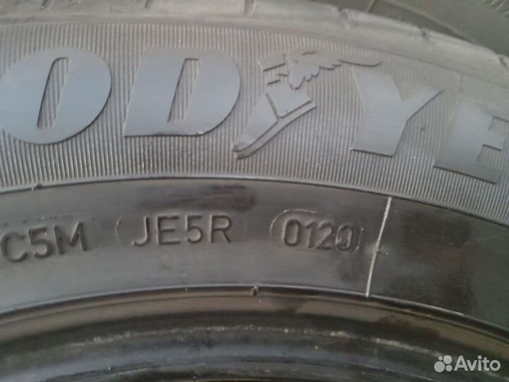 Goodyear EfficientGrip Performance 215/60 R16 95H