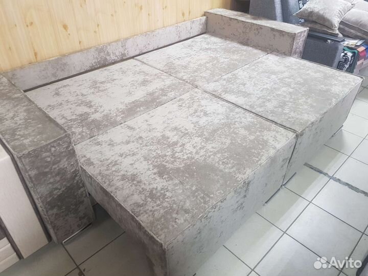 Диван
