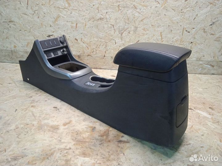 Подлокотник Geely Emgrand EC7