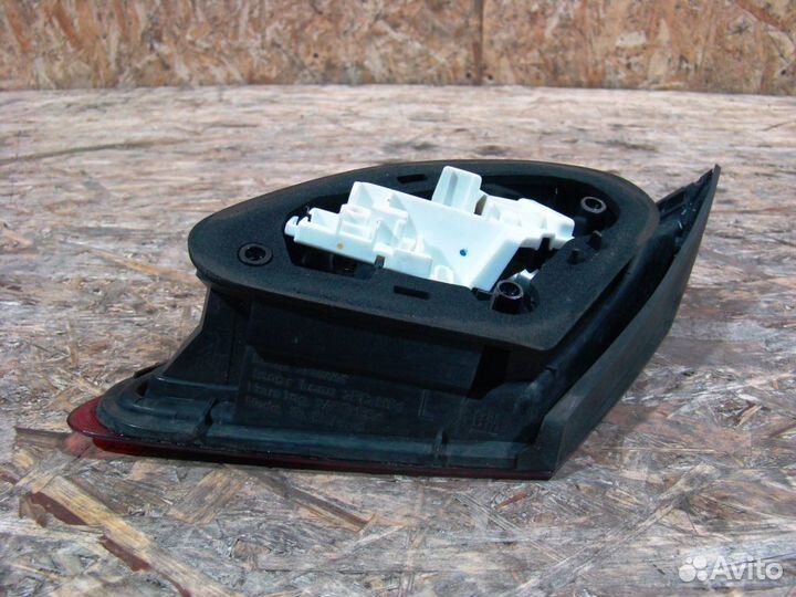 Opel Astra J Фонарь задний внутренний левый