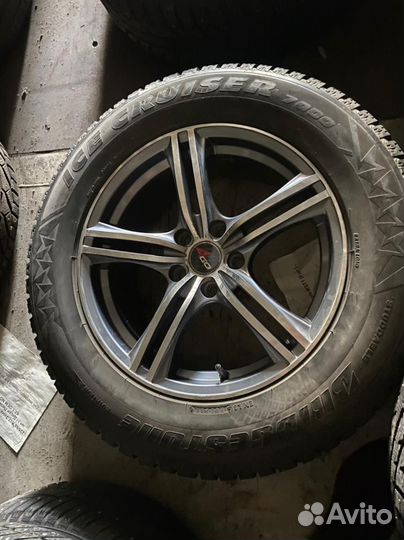 235/65 R17 Bridgestone Ice Cruiser 7000 Зима Литые