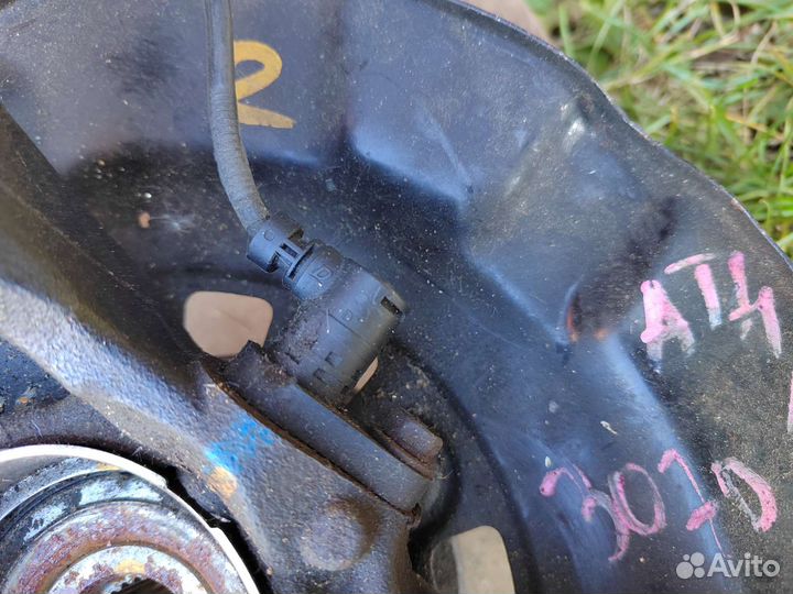 Поворотный кулак Toyota/Lexus