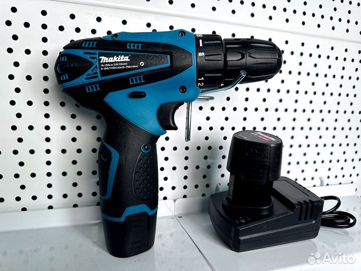 Шуруповёрт Makita 12v с набором