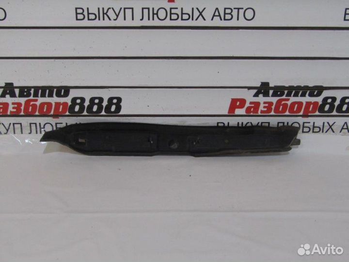 Пыльник крыла правый Vw Polo CFN 2014