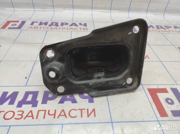 Кронштейн продольного рычага правого Skoda Octavia