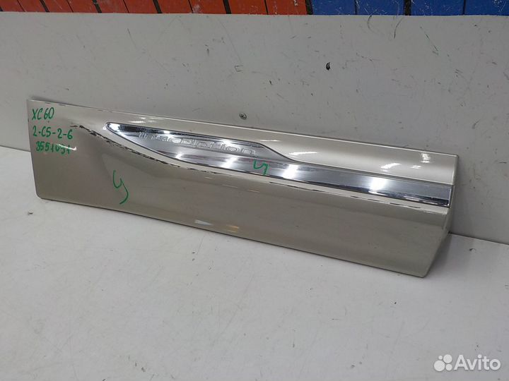 Молдинг двери задней правой Volvo XC60 2017