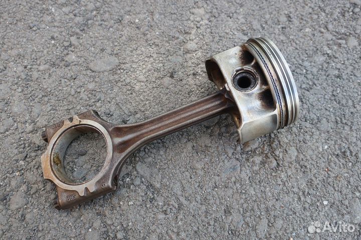 Поршень с шатуном VW Polo MK4 1,4 - Skoda Fabia