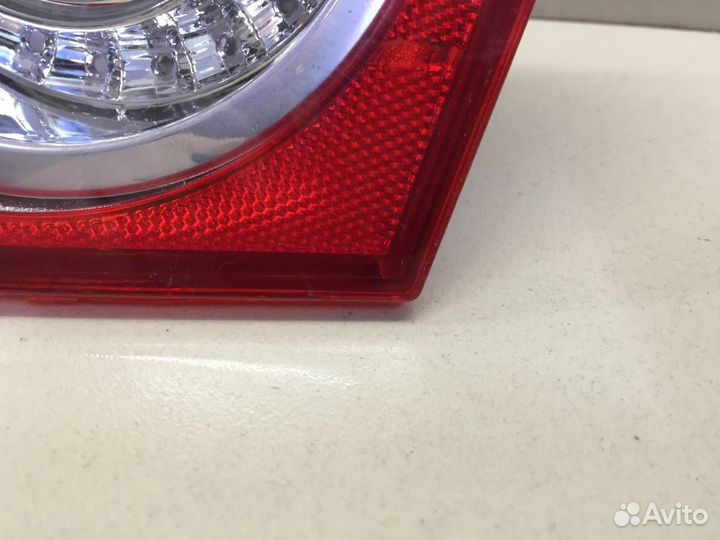 Фонарь задний внутренний правый Volkswagen Passat