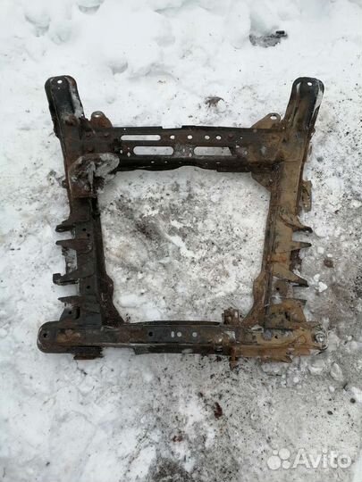 Подрамник Renault scenic 1