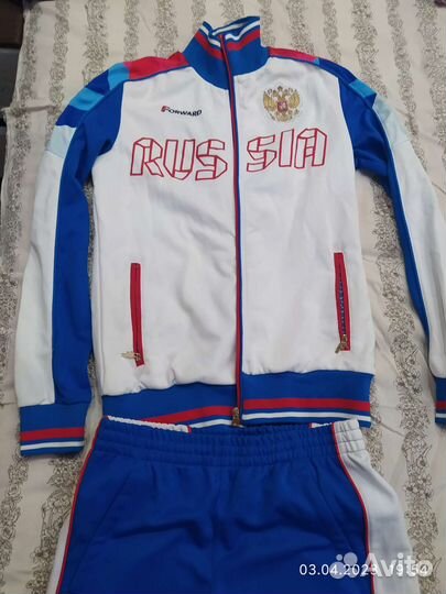 Костюм спортивный