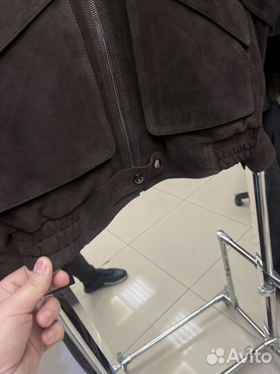 Замшевый бомбер женский