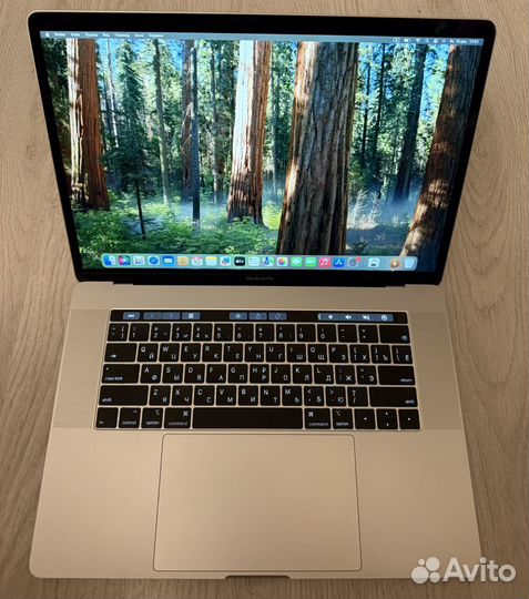 MacBook Pro 15 2018 i7 560X
