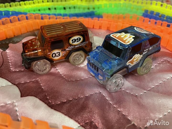 Гоночная трасса Magic-Tracks 440 деталей 2 машинки