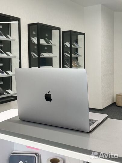 MacBook Pro 13 2017 i5 гарантия, рассрочка