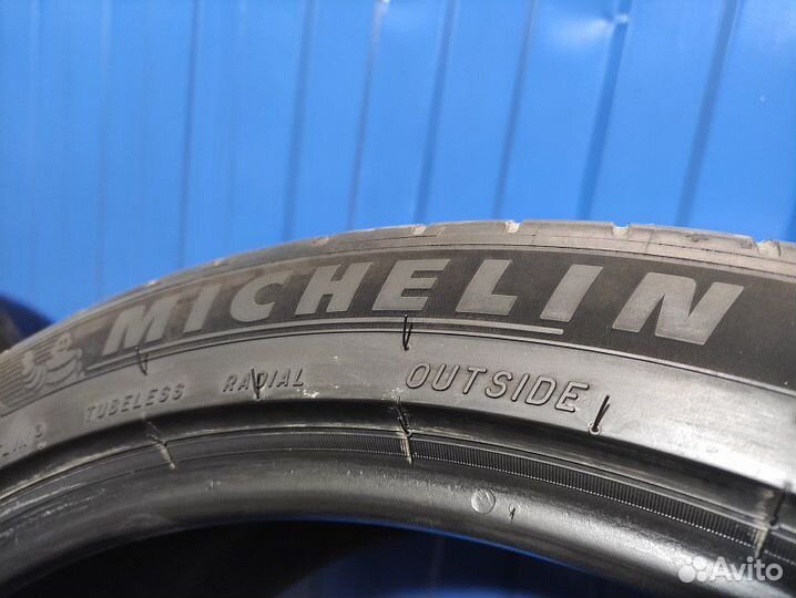 Michelin Pilot Sport 4 S 285/35 R22